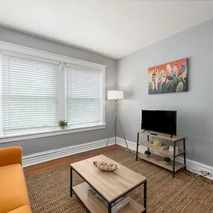 Apartment Charming & Historic 1br, Saint Louis